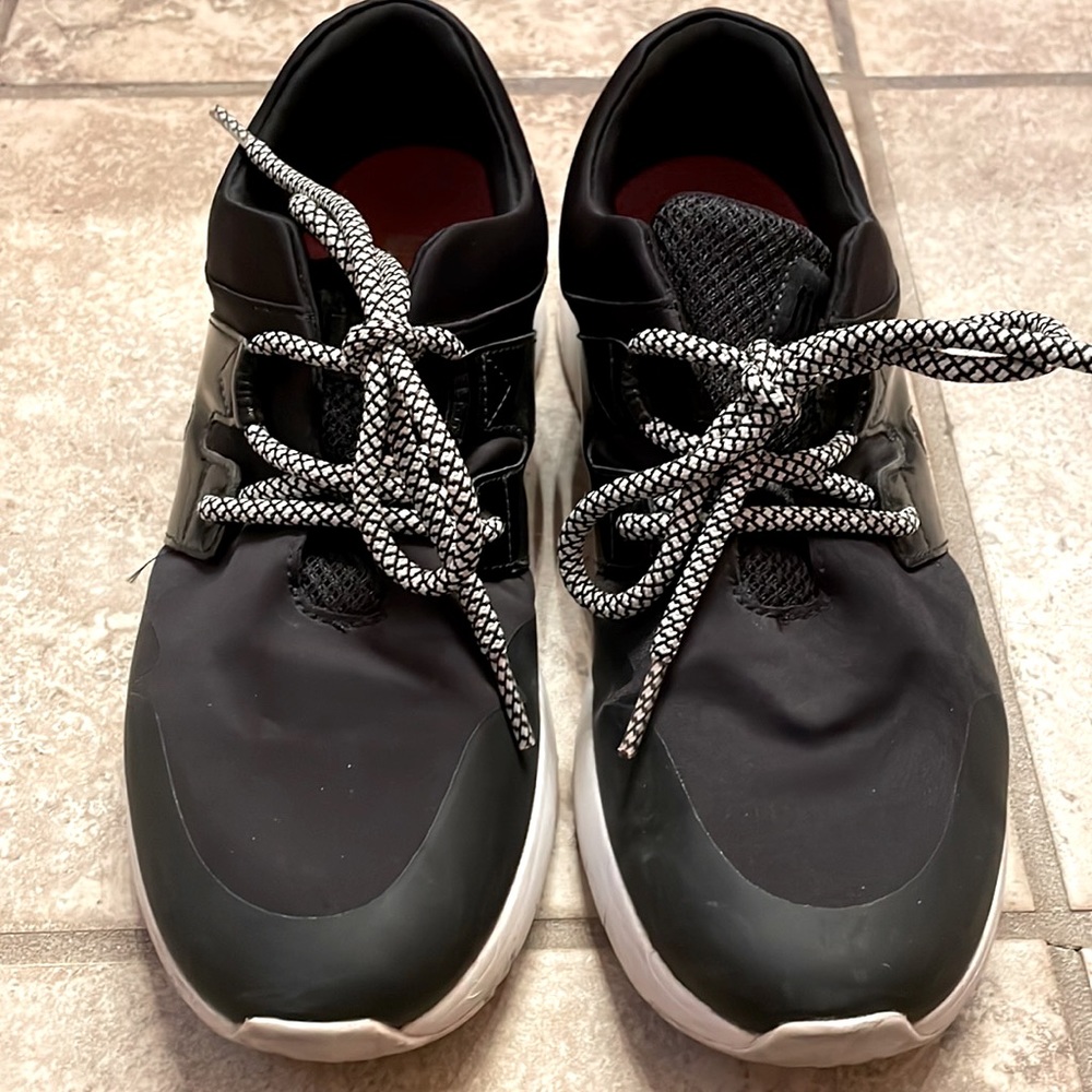 Fitflop tennis shoes